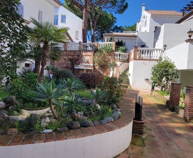 R5308555-Image 1-Middle Floor Apartment - 2 Beds - 120 Built