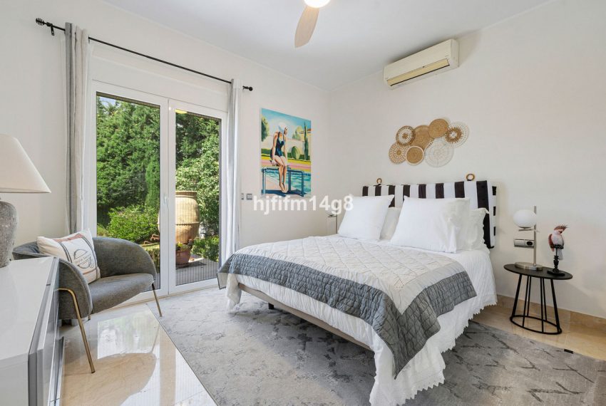 R5310151-House-For-Sale-Nueva-Andalucia-Detached-Villa-5-Beds-168-Built-14