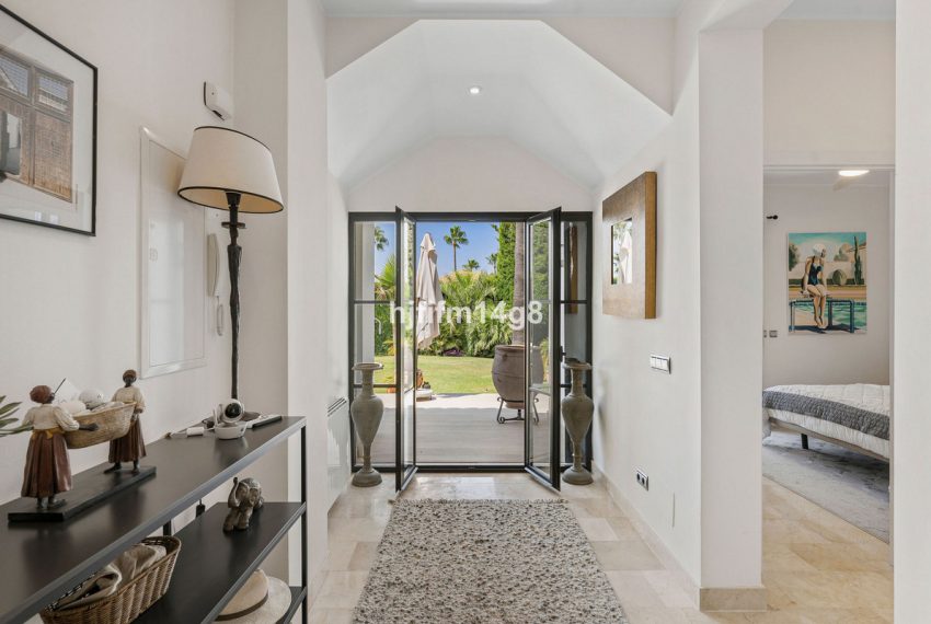 R5310151-House-For-Sale-Nueva-Andalucia-Detached-Villa-5-Beds-168-Built-19