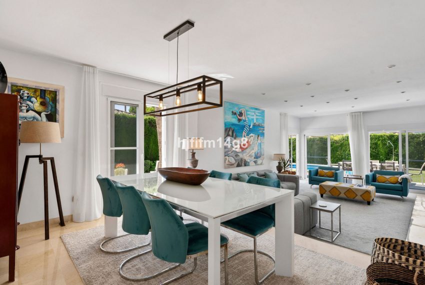 R5310151-House-For-Sale-Nueva-Andalucia-Detached-Villa-5-Beds-168-Built-4