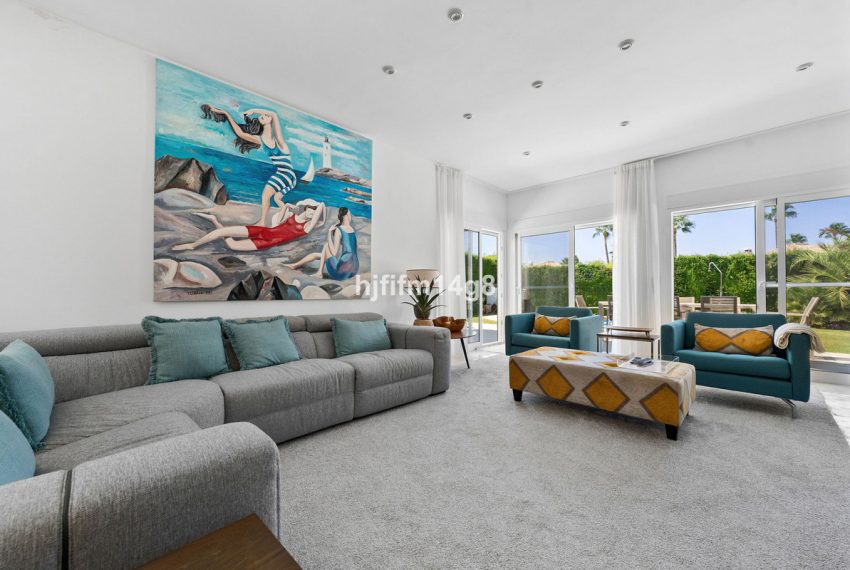 R5310151-House-For-Sale-Nueva-Andalucia-Detached-Villa-5-Beds-168-Built-5