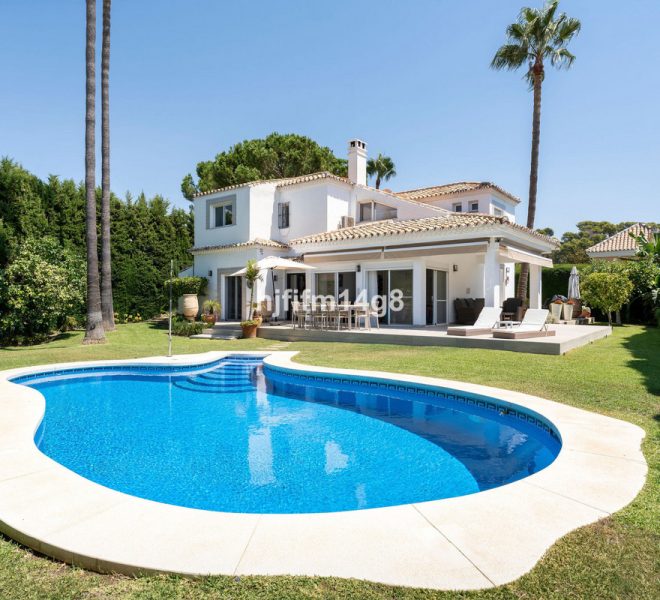 R5310151-Image 1-Detached Villa - 5 Beds - 168 Built