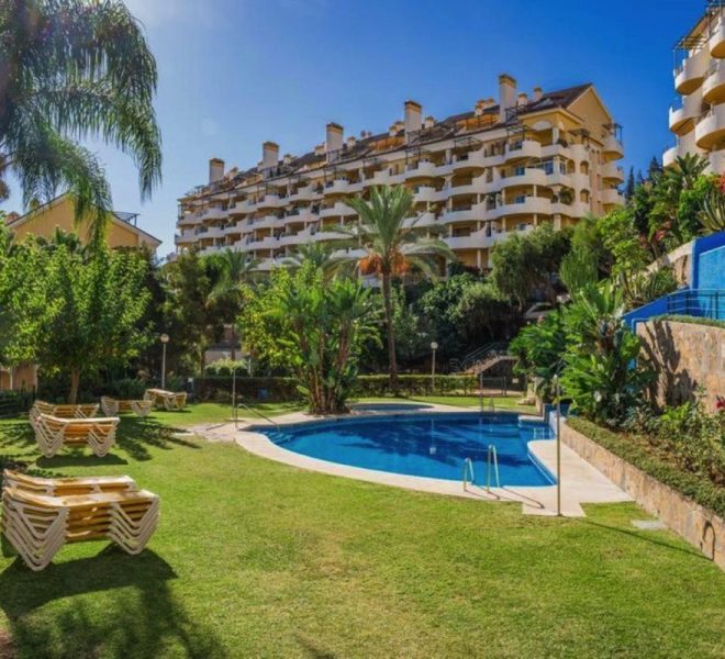 R5310841-Image 1-Duplex - 3 Beds - 180 Built