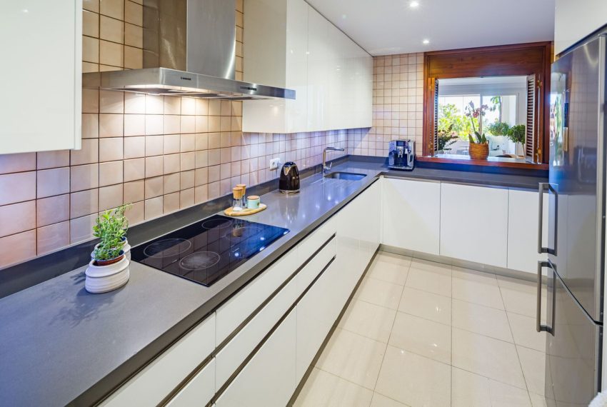 R5315089-Apartment-For-Sale-Nueva-Andalucia-Ground-Floor-Apartment-4-Beds-240-Built-12