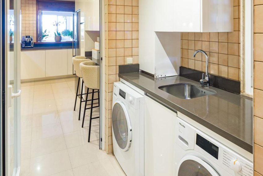 R5315089-Apartment-For-Sale-Nueva-Andalucia-Ground-Floor-Apartment-4-Beds-240-Built-13