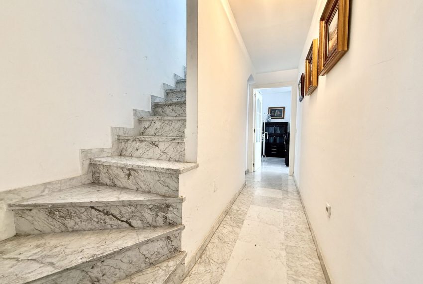 R5315917-Apartment-For-Sale-The-Golden-Mile-Top-Floor-Apartment-2-Beds-110-Built-11