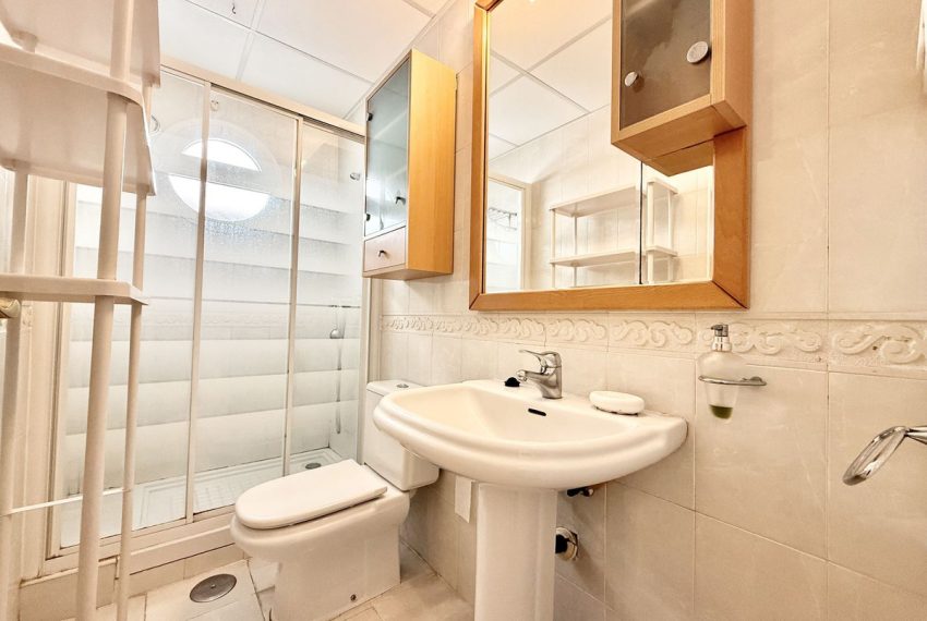 R5315917-Apartment-For-Sale-The-Golden-Mile-Top-Floor-Apartment-2-Beds-110-Built-19