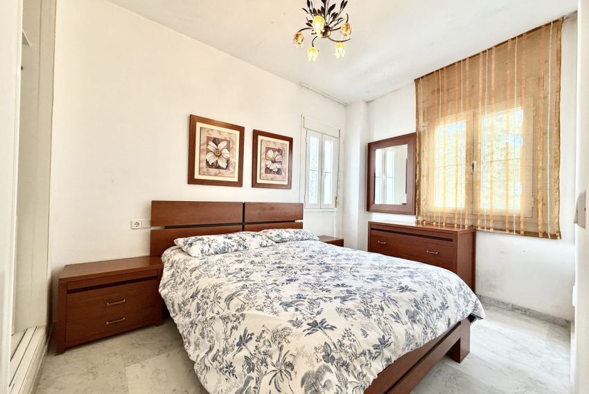 R5315917-Apartment-For-Sale-The-Golden-Mile-Top-Floor-Apartment-2-Beds-110-Built-4