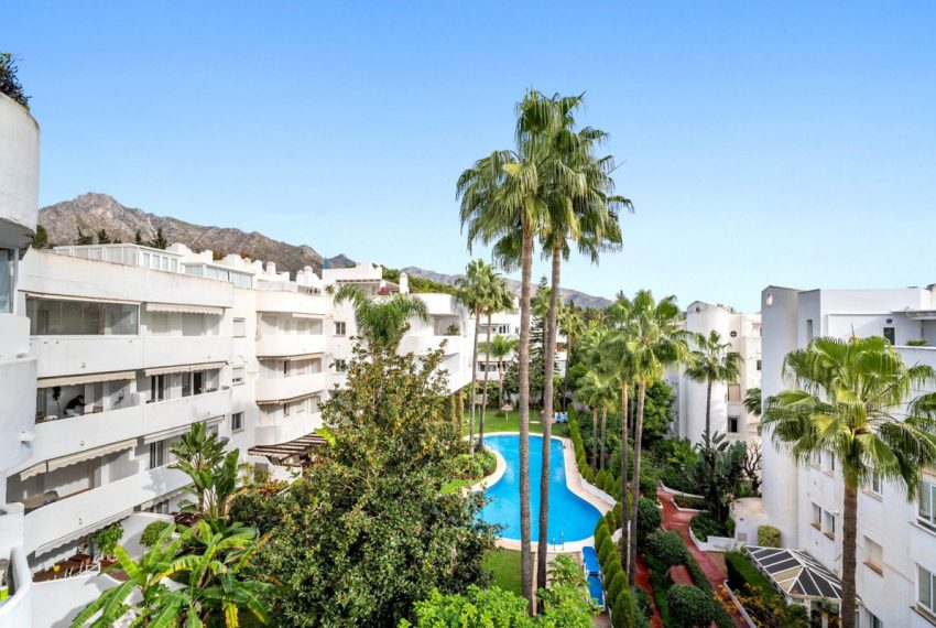 R5315917-Apartment-For-Sale-The-Golden-Mile-Top-Floor-Apartment-2-Beds-110-Built