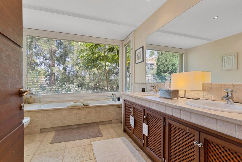 R5316010-House-For-Sale-La-Quinta-Detached-Villa-5-Beds-569-Built-17