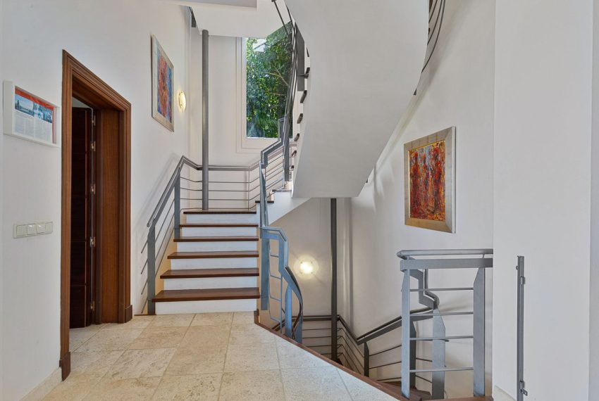 R5316010-House-For-Sale-La-Quinta-Detached-Villa-5-Beds-569-Built-4