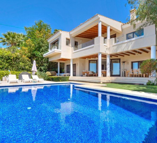 R5316010-Image 1-Detached Villa - 5 Beds - 569 Built