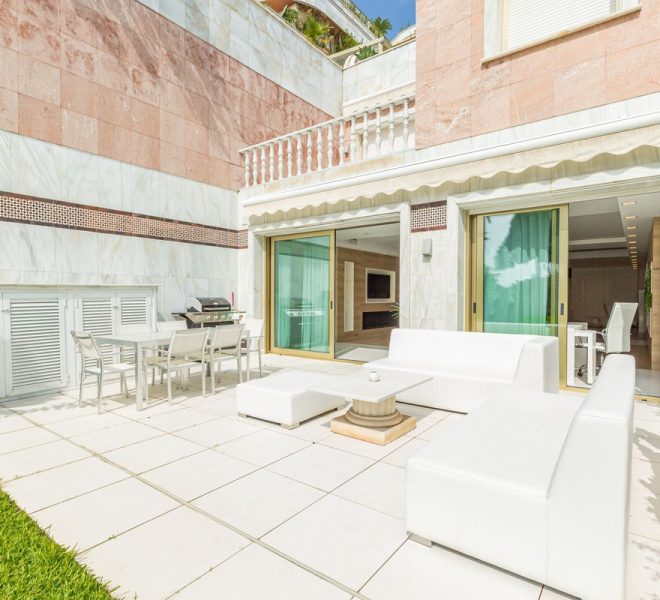 R2344079-Image 1-Ground Floor Apartment - 3 Beds - 352 Built