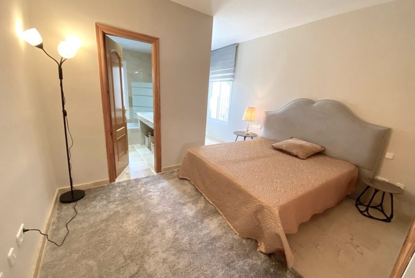 R4448998-Apartment-For-Sale-Aloha-Top-Floor-Apartment-2-Beds-95-Built-15