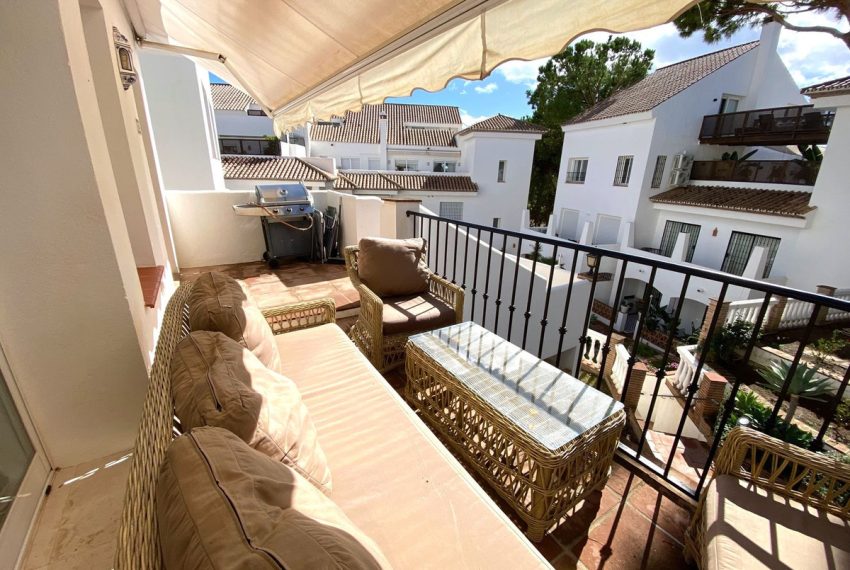 R4448998-Apartment-For-Sale-Aloha-Top-Floor-Apartment-2-Beds-95-Built-2