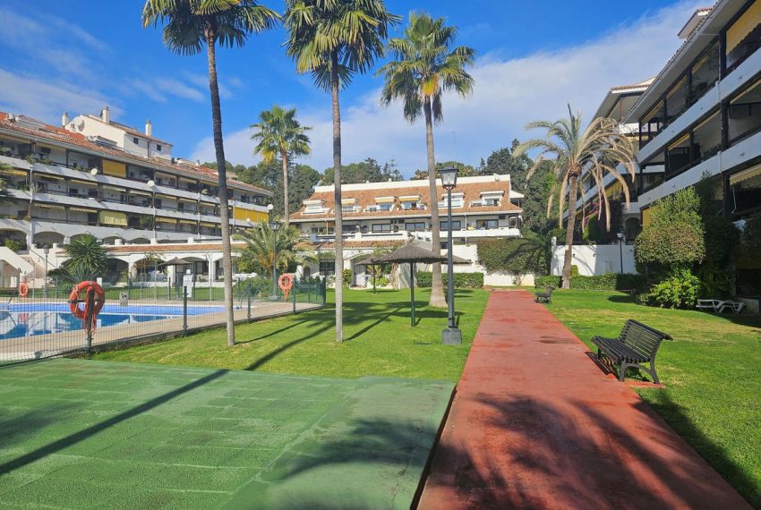 R4933315-Apartment-For-Sale-The-Golden-Mile-Penthouse-1-Beds-40-Built-1