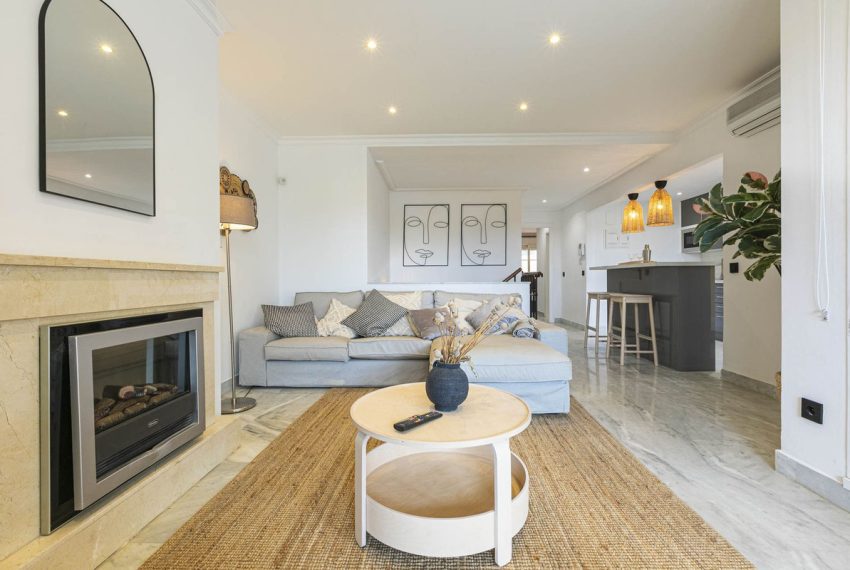 R4967833-Apartment-For-Sale-Nueva-Andalucia-Duplex-2-Beds-100-Built-2