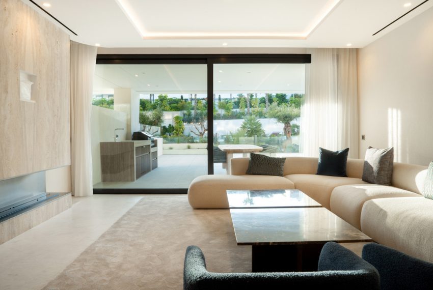 R4973464-Apartment-For-Sale-The-Golden-Mile-Ground-Floor-Apartment-4-Beds-286-Built-3