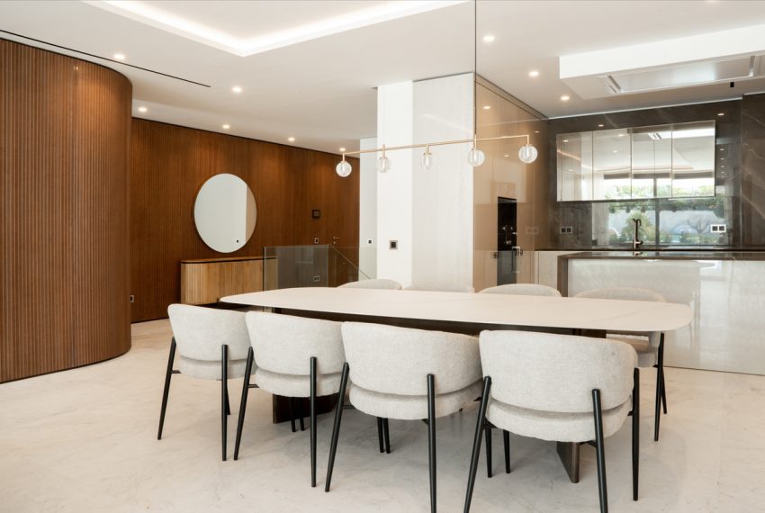 R4973464-Apartment-For-Sale-The-Golden-Mile-Ground-Floor-Apartment-4-Beds-286-Built-6