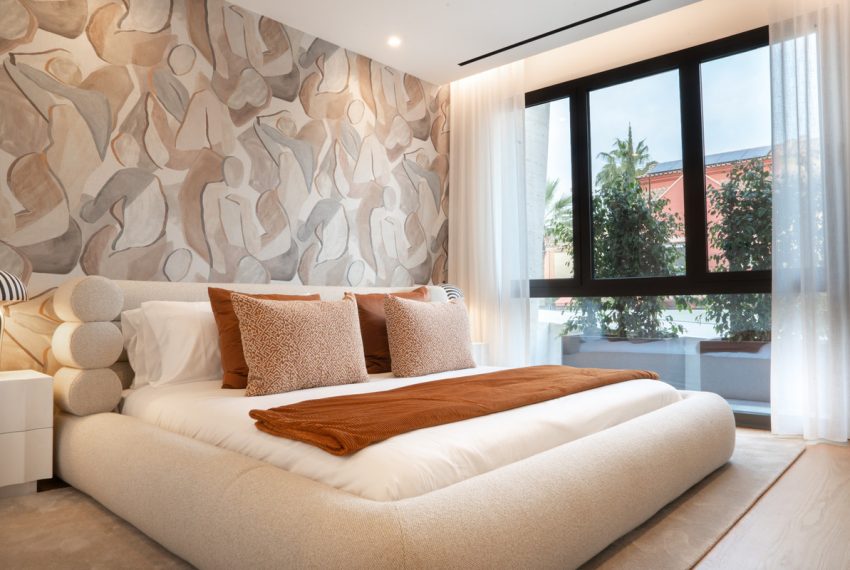 R4975243-Apartment-For-Sale-The-Golden-Mile-Ground-Floor-Apartment-4-Beds-337-Built-17