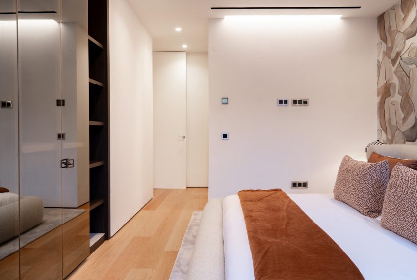 R4975243-Apartment-For-Sale-The-Golden-Mile-Ground-Floor-Apartment-4-Beds-337-Built-18