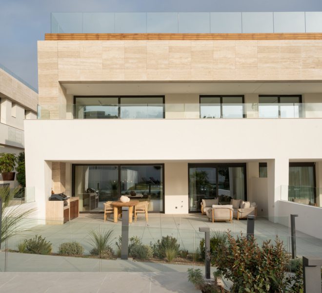 R4975243-Image 1-Ground Floor Apartment - 4 Beds - 337 Built