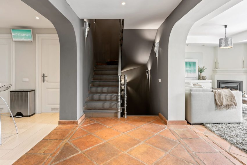 R5010322-House-For-Sale-La-Heredia-Townhouse-5-Beds-308-Built-11