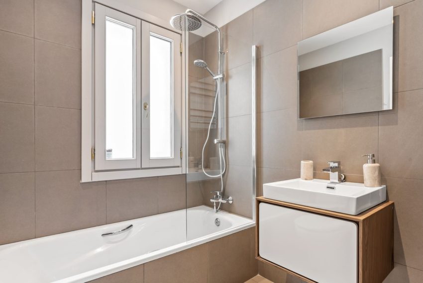 R5010322-House-For-Sale-La-Heredia-Townhouse-5-Beds-308-Built-16