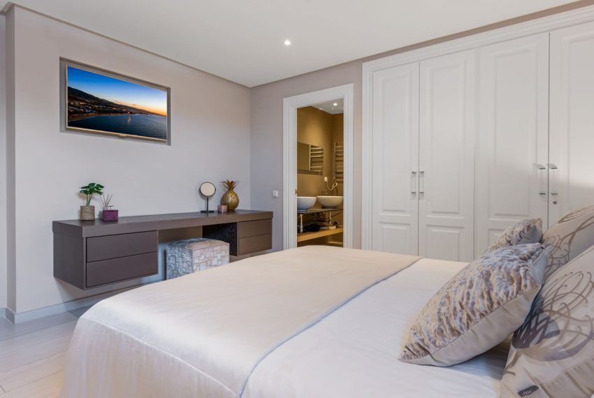 R5010322-House-For-Sale-La-Heredia-Townhouse-5-Beds-308-Built-18