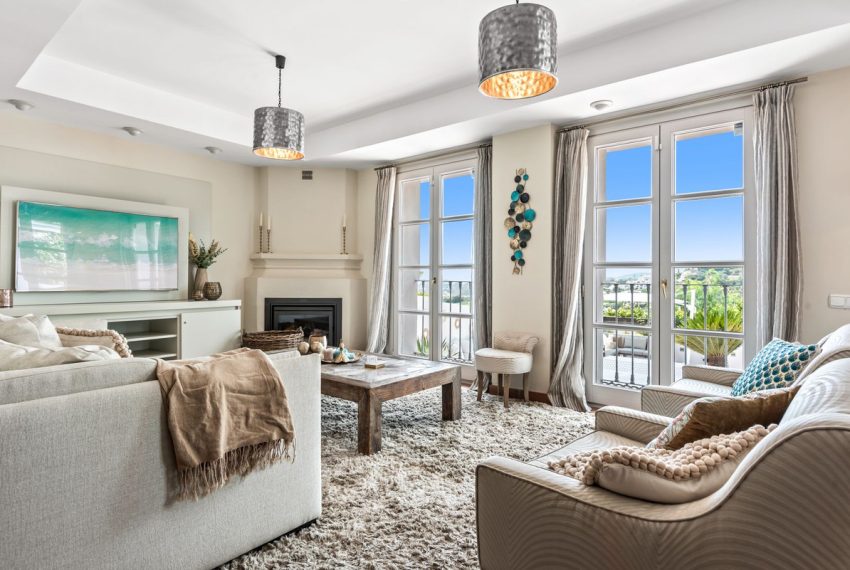 R5010322-House-For-Sale-La-Heredia-Townhouse-5-Beds-308-Built-3