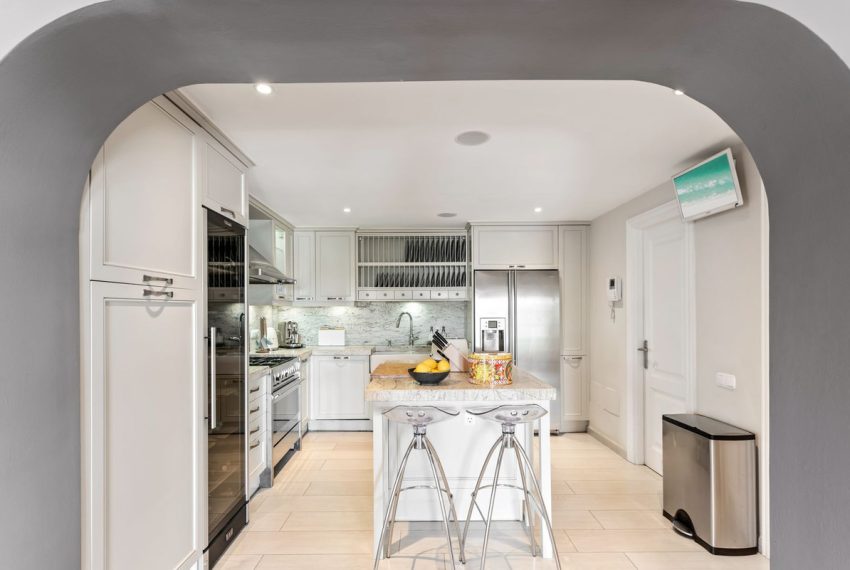 R5010322-House-For-Sale-La-Heredia-Townhouse-5-Beds-308-Built-8