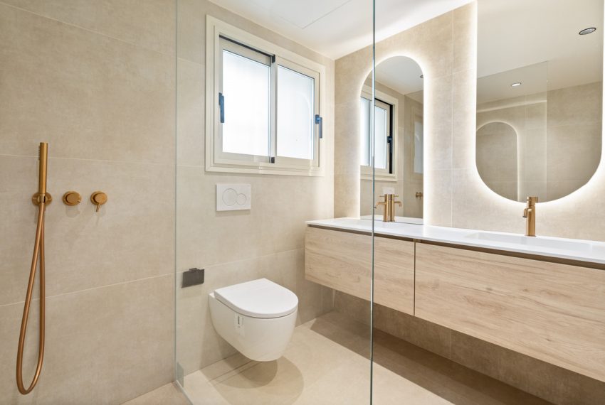 R5194399-Apartment-For-Sale-Nueva-Andalucia-Ground-Floor-Apartment-3-Beds-170-Built-12