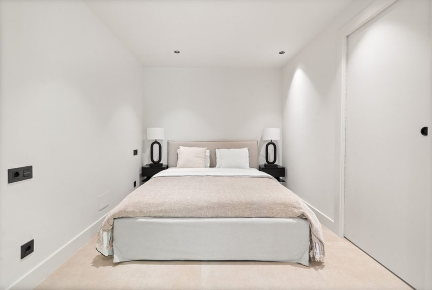 R5194399-Apartment-For-Sale-Nueva-Andalucia-Ground-Floor-Apartment-3-Beds-170-Built-15