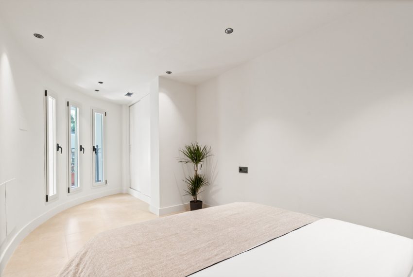 R5194399-Apartment-For-Sale-Nueva-Andalucia-Ground-Floor-Apartment-3-Beds-170-Built-16