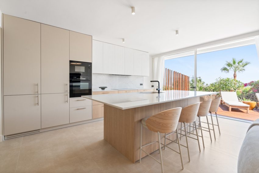 R5194399-Apartment-For-Sale-Nueva-Andalucia-Ground-Floor-Apartment-3-Beds-170-Built-3