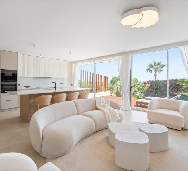 R5194399-Image 1-Ground Floor Apartment - 3 Beds - 170 Built