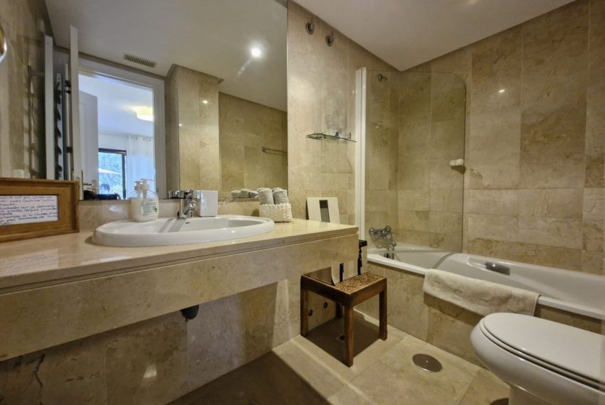 R5202943-Apartment-For-Sale-The-Golden-Mile-Middle-Floor-Apartment-2-Beds-86-Built-14