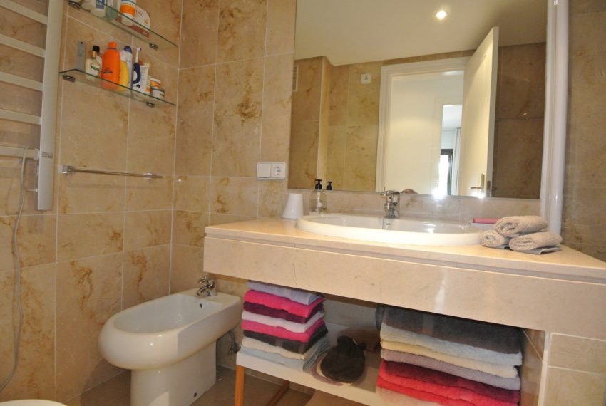 R5202943-Apartment-For-Sale-The-Golden-Mile-Middle-Floor-Apartment-2-Beds-86-Built-17