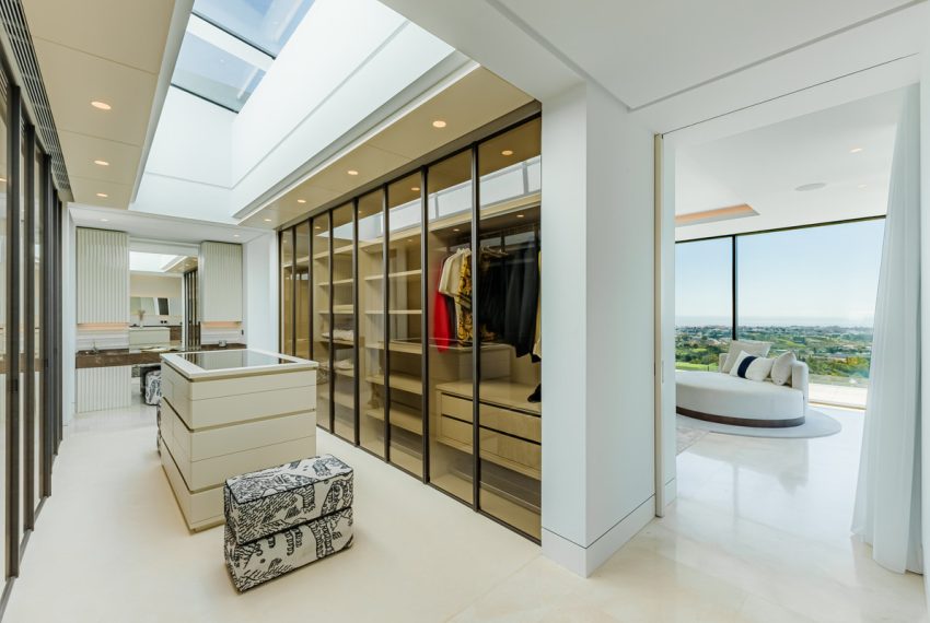 R5217985-House-For-Sale-La-Quinta-Detached-Villa-8-Beds-1451-Built-15