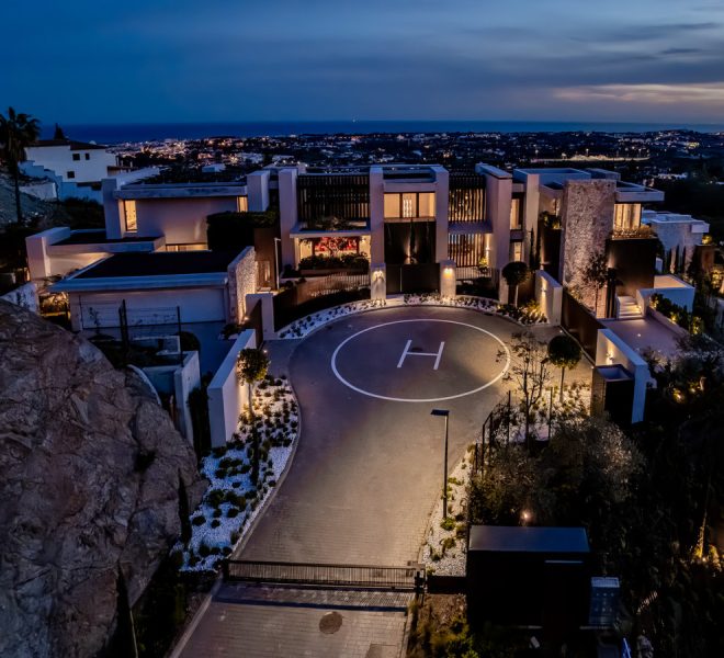 R5217985-Image 1-Detached Villa - 8 Beds - 1451 Built