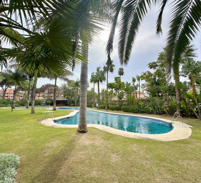 R5258551-Image 1-Middle Floor Apartment - 2 Beds - 138 Built