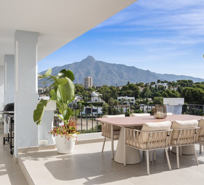 R5298787-Image 1-Penthouse Duplex - 5 Beds - 389 Built