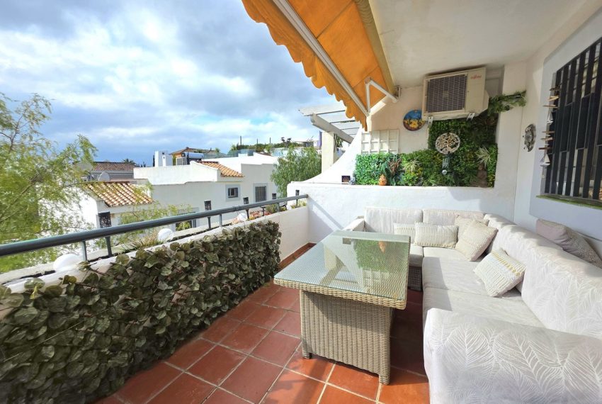 R5306380-Apartment-For-Sale-Aloha-Middle-Floor-Apartment-2-Beds-78-Built-1