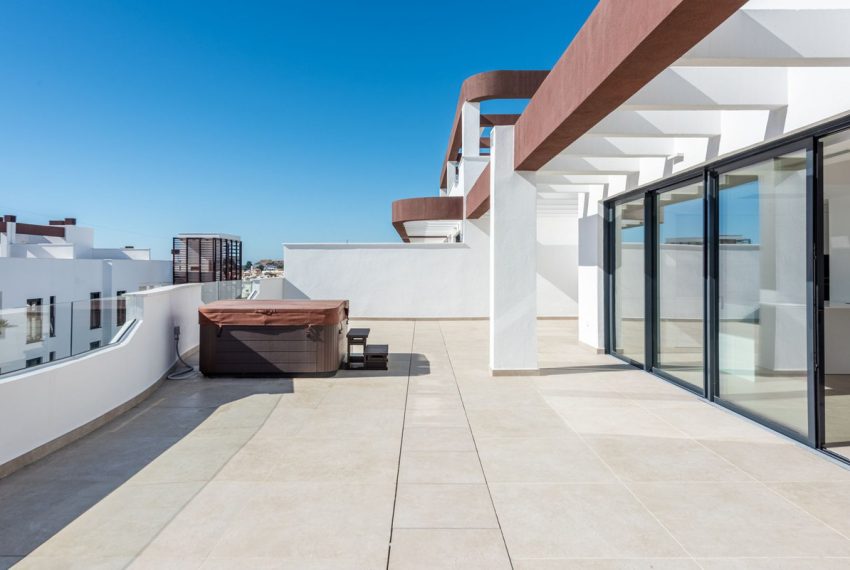R5307904-Apartment-For-Sale-Estepona-Penthouse-4-Beds-145-Built-1