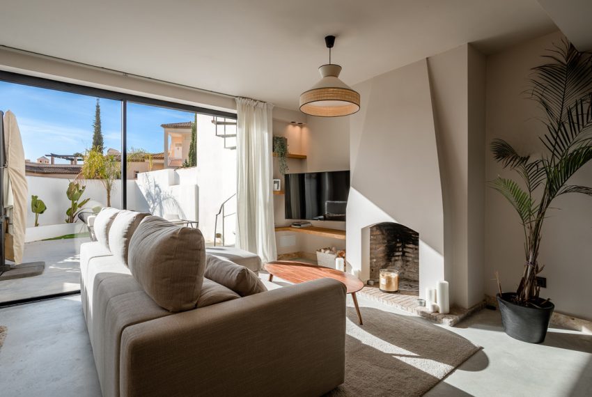 R5316343-House-For-Sale-Nueva-Andalucia-Townhouse-2-Beds-140-Built-1