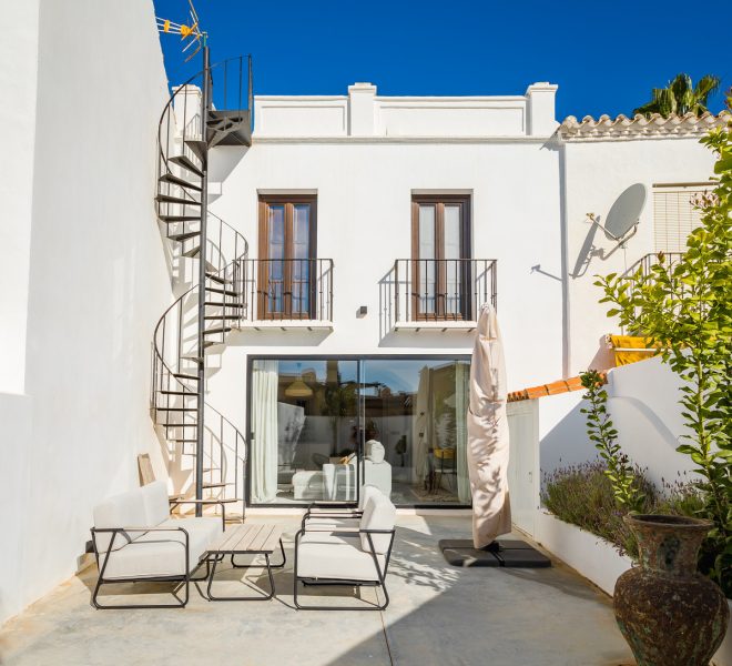 R5316343-Image 1-Townhouse - 2 Beds - 140 Built