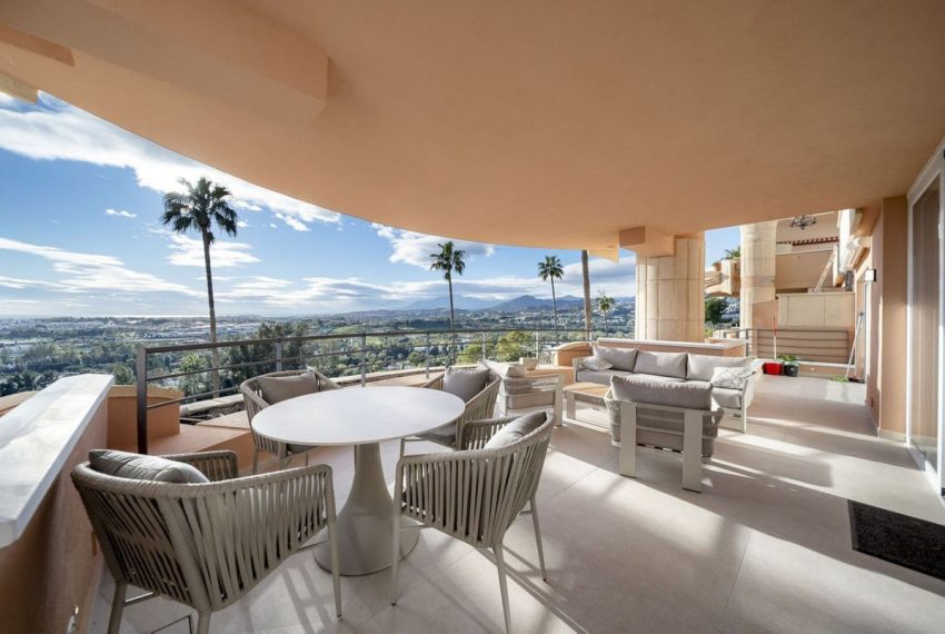 R5316589-Apartment-For-Sale-Nueva-Andalucia-Middle-Floor-Apartment-3-Beds-204-Built