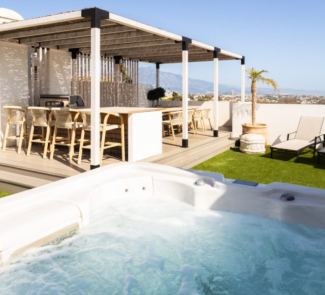 R5320330-Image 1-Penthouse - 3 Beds - 141 Built