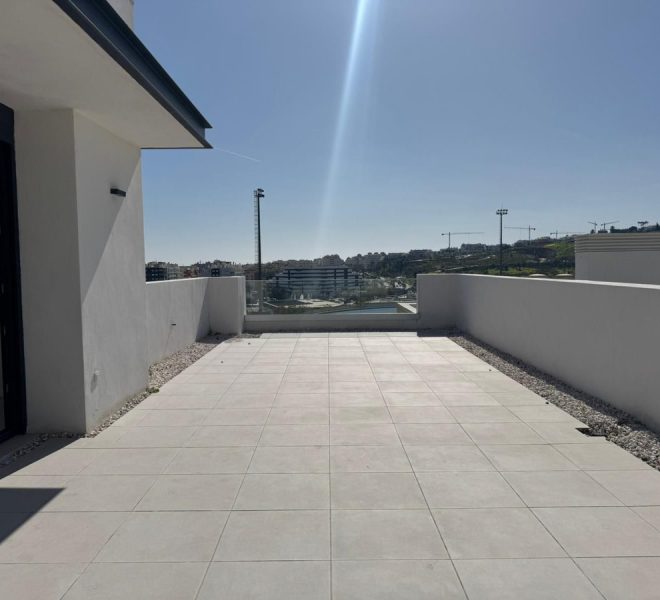 R5321071-Image 1-Penthouse - 2 Beds - 149 Built