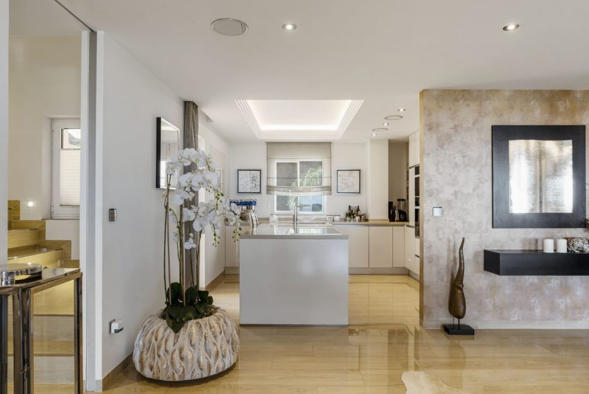 R5321089-Apartment-For-Sale-Los-Almendros-Penthouse-Duplex-4-Beds-350-Built-8